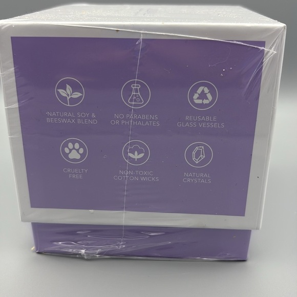 Jill and Ally -Good Vibes Lavender Scented Candle w/ amethyst. 14oz - Picture 3 of 5